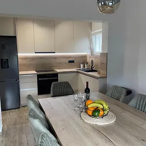 Apartament Apartman Kurtov